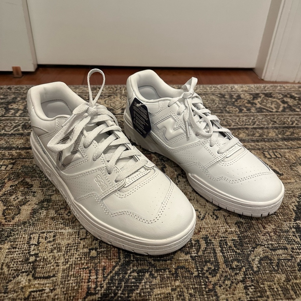 New Balance 550 Men’s 8/Women’s 9.5